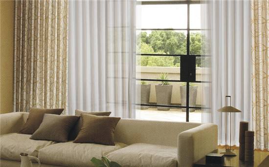 室内装修设计选择遮光率合适的窗帘，营造适宜的居住环境