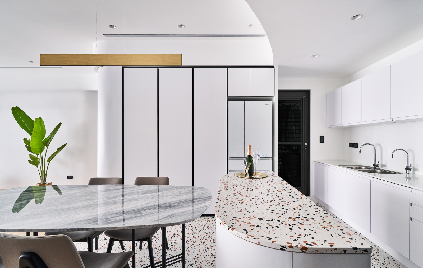 现代极简纯白风格室内家装案例效果图-厨餐厅