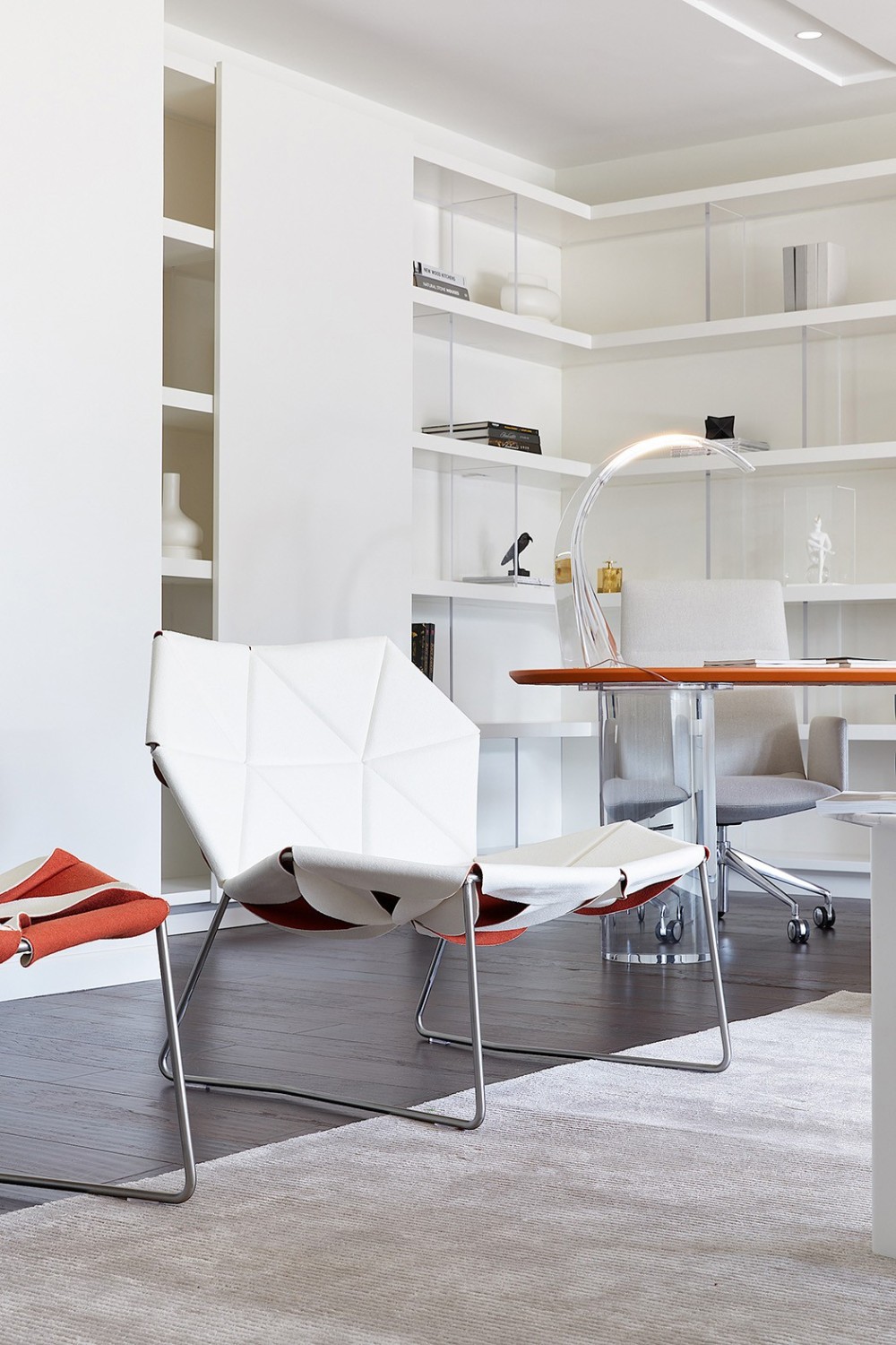 现代简约风格室内家装案例效果图-客厅桌椅