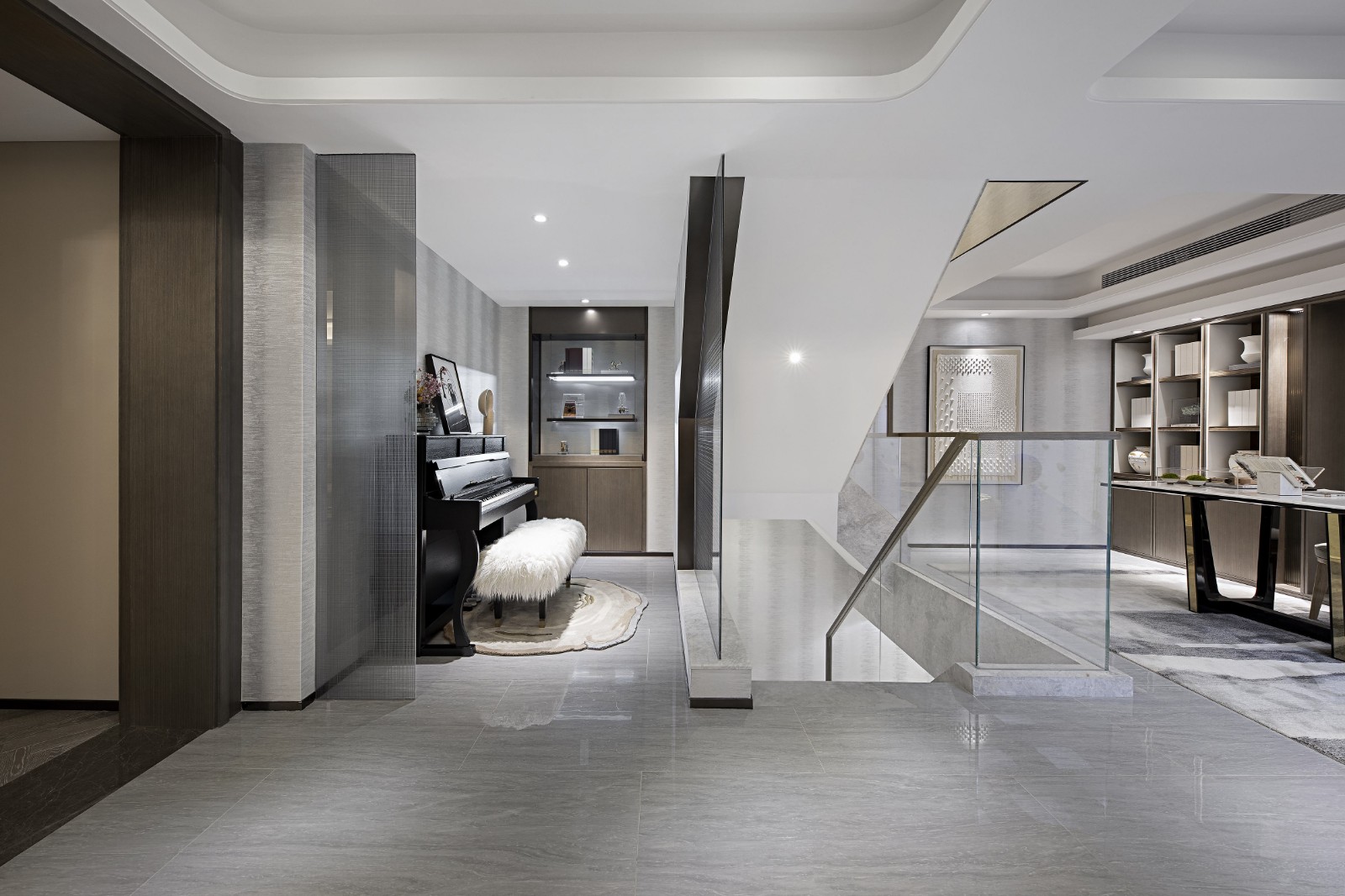 现代轻奢风格别墅室内设计家装案例-楼梯间